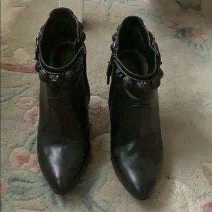 Burberry black leather booties